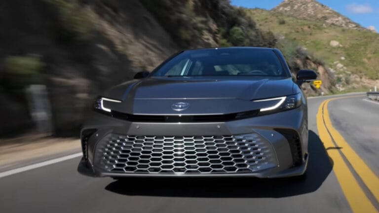 Toyota Camry 2026: The Ultimate Sedan for Luxury & Comfort