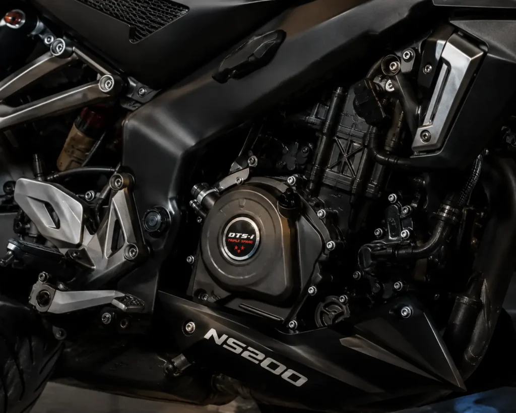 199.5cc liquid-cooled engine of Bajaj Pulsar NS200